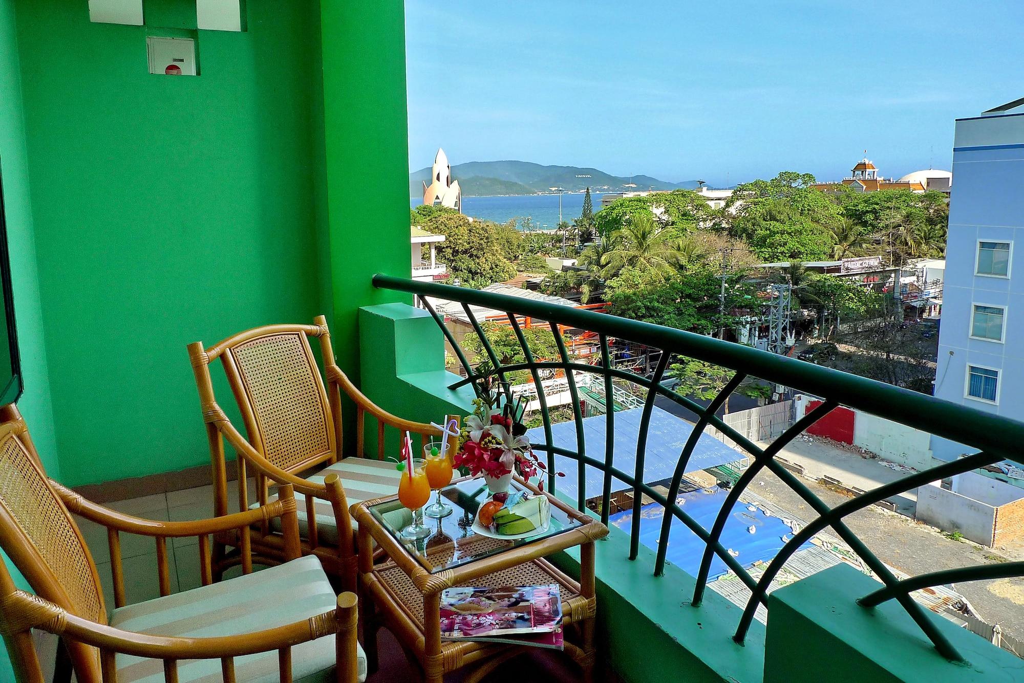 Green Hotel Нячанг Экстерьер фото